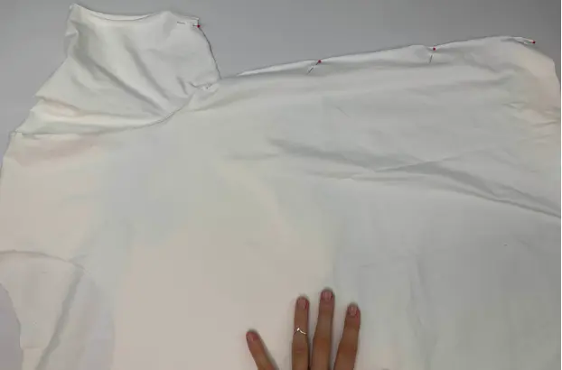Women's Chelsea T-shirt sewing instructions: easy guide for beginners