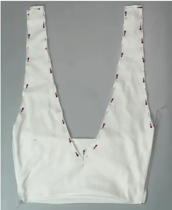 How to make a women's Santa Fe double-layered knit top: sewing instructions