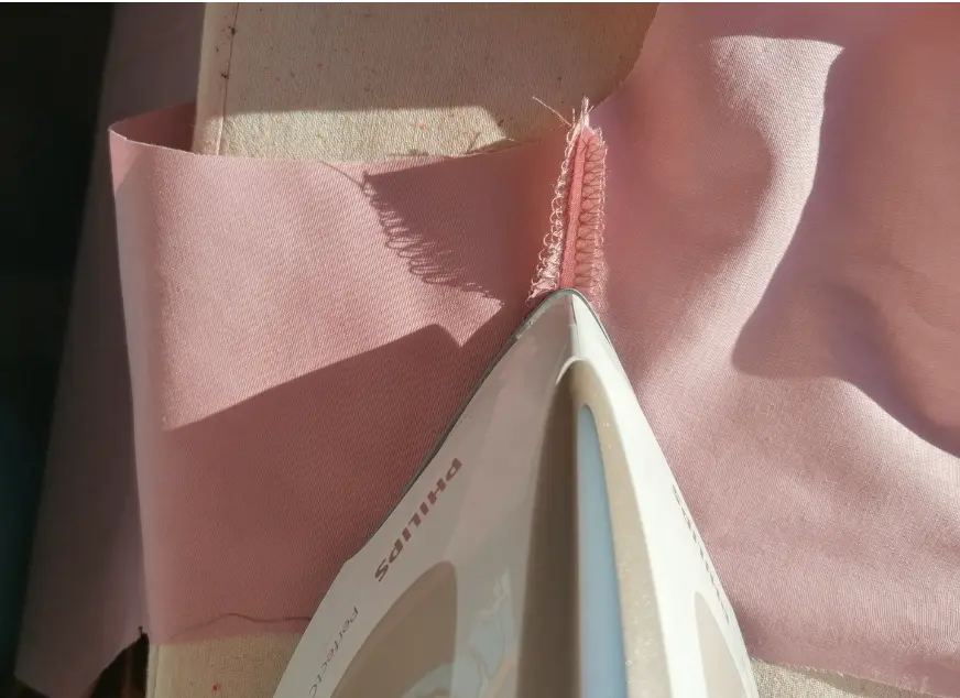Sew the Larnaca women's dress: easy sewing tutorial for beginners
