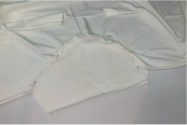Women's Chelsea T-shirt sewing instructions: easy guide for beginners