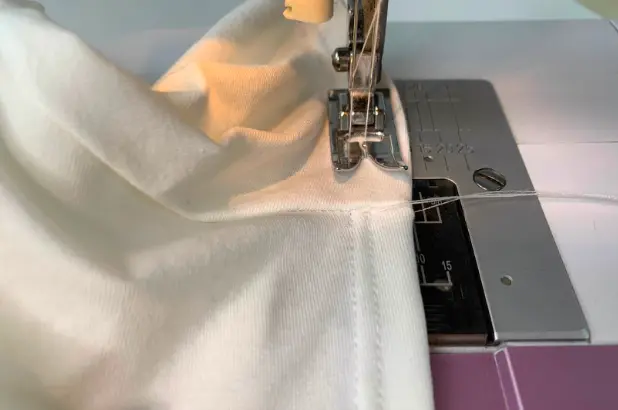 Women's Chelsea T-shirt sewing instructions: easy guide for beginners