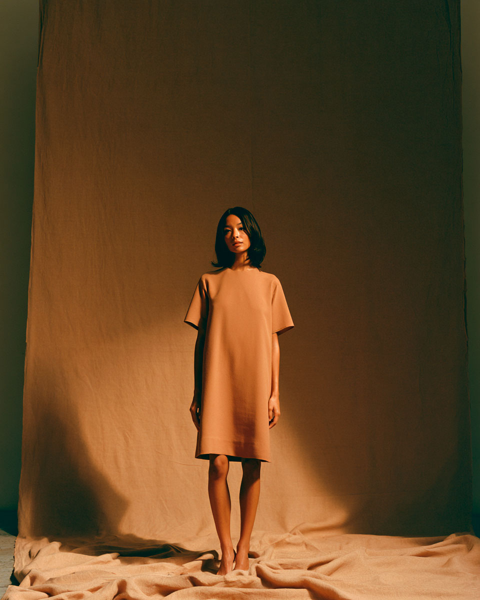 The shift silhouette — a straight column that hangs from the shoulders
